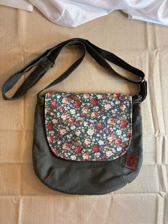 Arsa Handbags - Arsa Canvas Crossbody Bag Olive Green Floral Flap